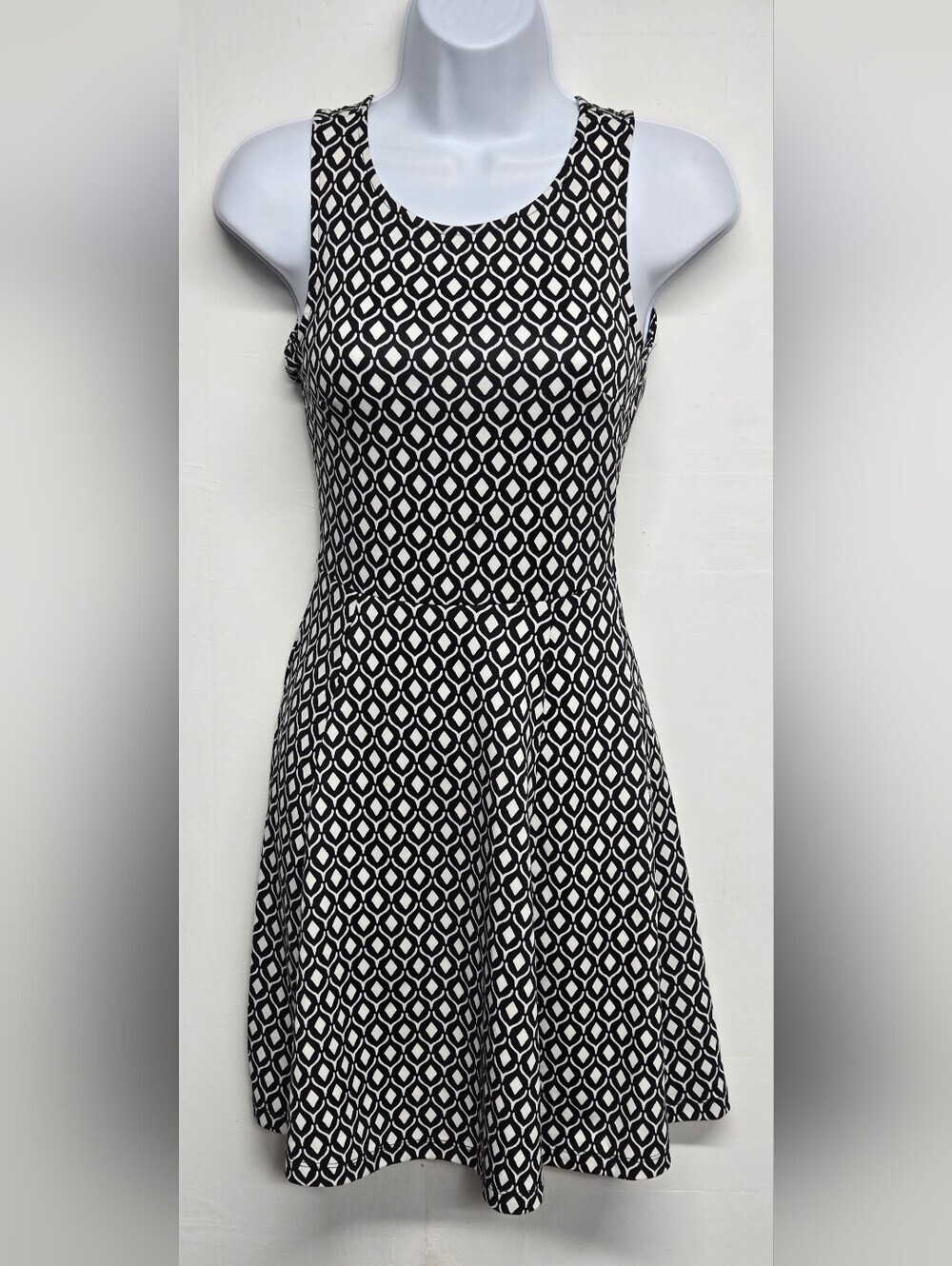 H&M Fit And Flare Dress Above Knee Length Stretch Black White Cut Out Back XS